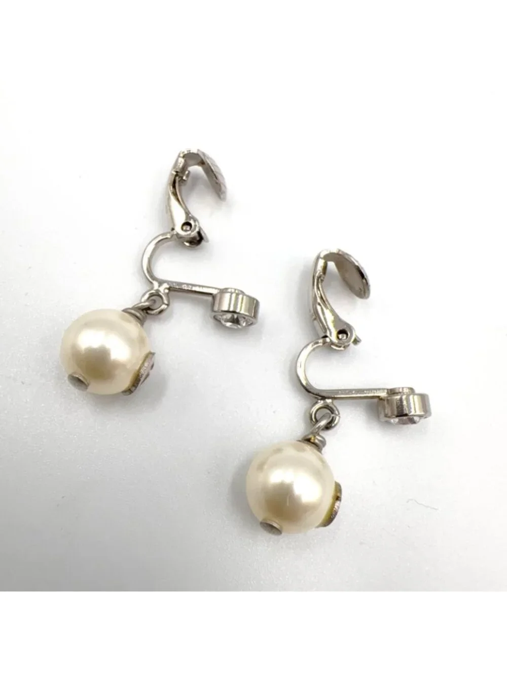 Gucci GG Pearl Metal Faux Pearl Color Clear Silver White Earrings